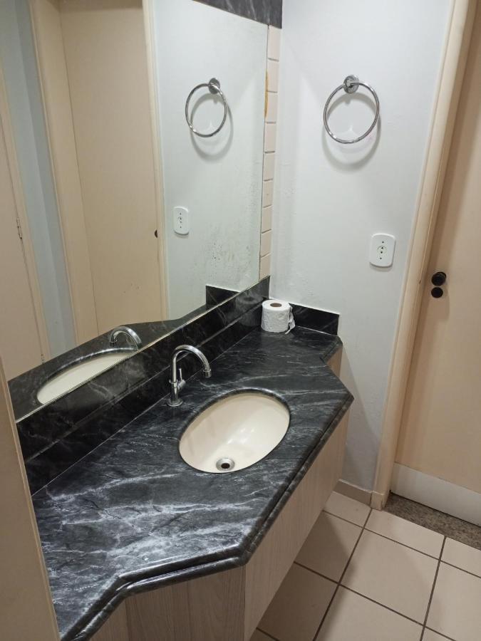 Apartamento Aconchegante,em Predio Com 5 Piscinas.